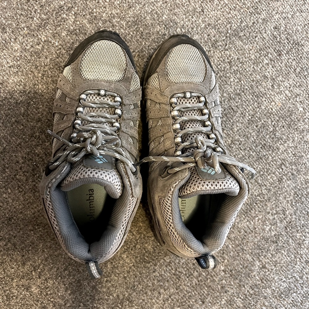 Columbia hiking shoes